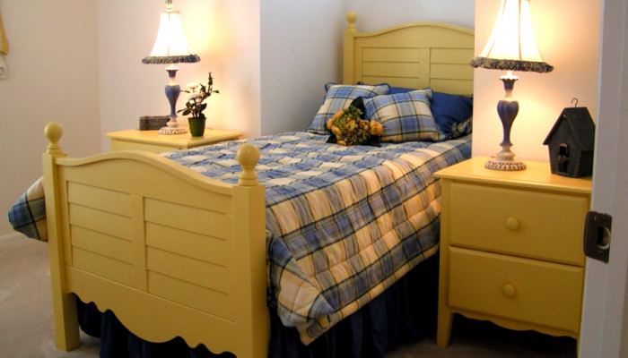 Łóżka z drewna litego